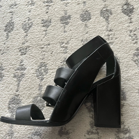 Zara Woman Sandals (9.5) - Picture 8 of 9